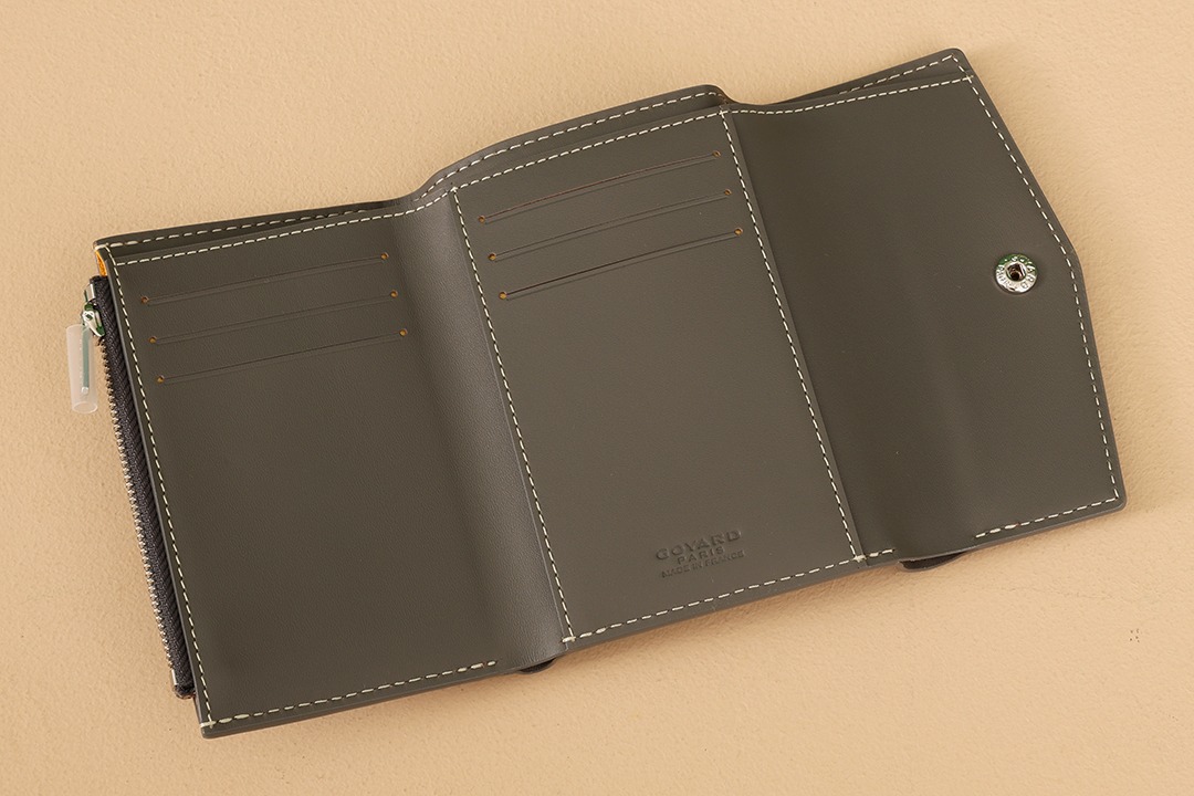 5bed2011a7b28.jpg
